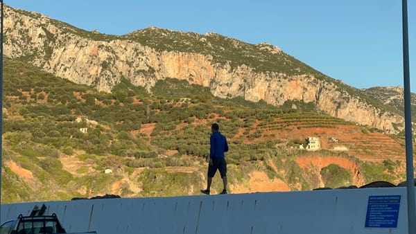 Um den Ostfinger des Peloponnes